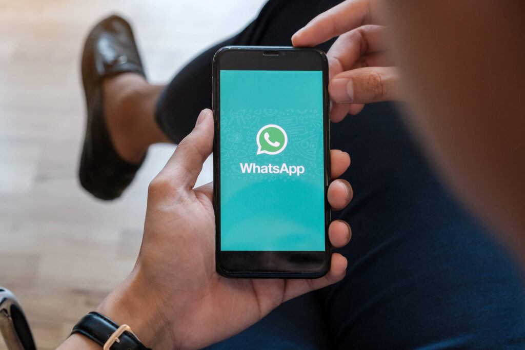 Mediums Appen via WhatsApp